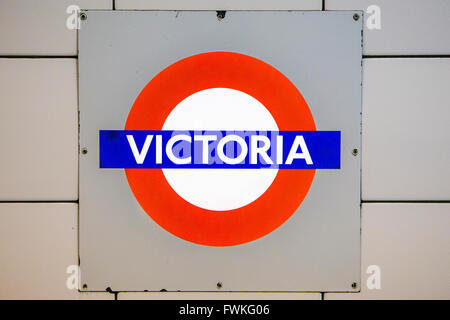 Londoner U-Bahn unterschreibt Rondelle, Victoria Stockfoto