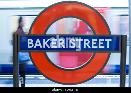 Baker Street U-Bahn London Zeichen Signage Roundel Zug Stockfoto