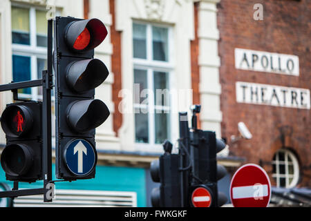 Apollo Theater Theater London West End Traffic Light Streetview Stockfoto
