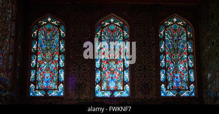 Detail der Glasfenster im Topkapi-Palast (Topkapı Sarayı) in Istanbul, Türkei Stockfoto