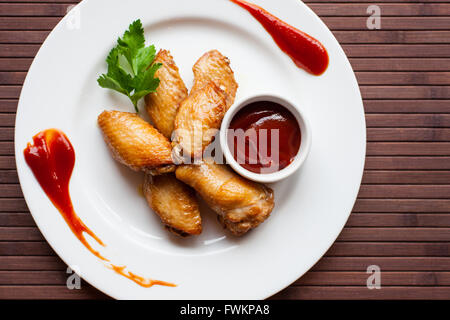 Gegrillte Hähnchenflügel Stockfoto