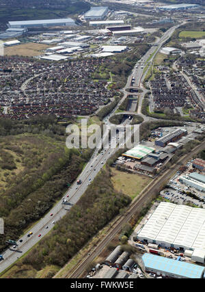 Luftaufnahme der A50 Bundesstraße als es durchläuft Stoke-on-Trent, Staffordshire, UK Stockfoto