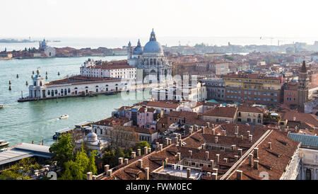 Antenne auf dem Dach Ansicht der UNESCO World Heritage Site Venedig Stadtbild vom Glockenturm von San Marco, Italien. Stockfoto