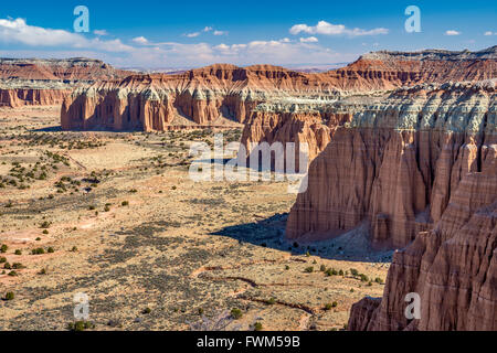 Türmen und Klippen in Upper Cathedral Valley, Capitol Reef National Park, Colorado Plateau, Utah, USA Stockfoto