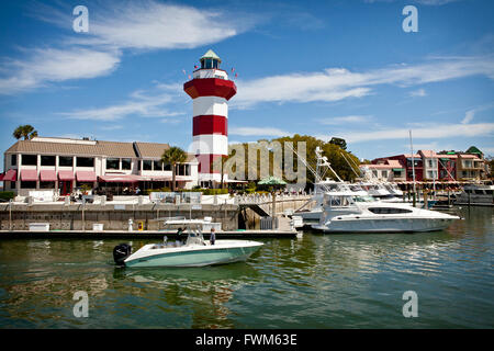 Boote in der Marina am Hafen Stadt Leuchtturm Sea Pines Resort in Hilton Head Island, Georgia. Stockfoto