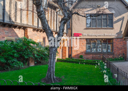 Shakespeare Bookshop, Blick auf die Buchhandlung des Shakespeare Trust Museum in Stratford Upon Avon, England. Stockfoto