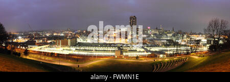 Panoramablick über Sheffield Stadtzentrum in der Abenddämmerung, Sheffield, South Yorkshire England UK Stockfoto