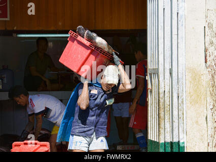 Szenen aus dem San Pya Fischmarkt in Yangon, Myanmar Stockfoto