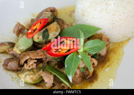 Gebratene grüne Curry mit Schweinefleisch Stockfoto