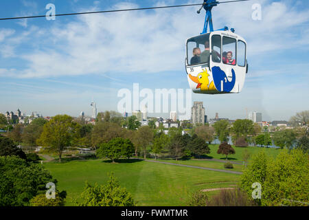 Köln, Deutz, Blick aus der Rheinseilbahn Auf Den Rheinpark Stockfoto