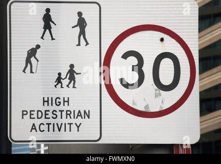Schild für Fußgänger-Aktivität in Sydney, New South Wales Australien Stockfoto