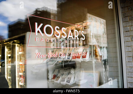 At Kossar, sie haben Backen ihrer legendären Bialys seit 1936, und jetzt der ältesten verbleibenden Bialy Bäckerei in den USA Stockfoto