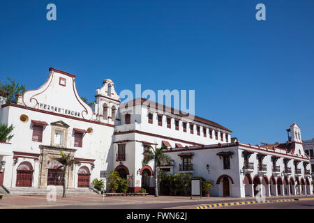 Ehemaliges Kloster in San Francisco und Teatro Colon in Cartagena de Indias Stockfoto