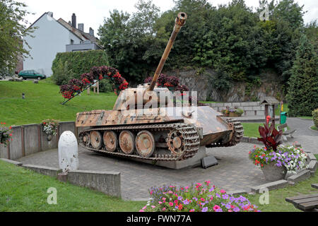 Ein deutscher Panzer V Panzer in Houffalize, Belgien Stockfotografie ...