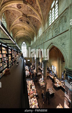 Domicanen Buchhandlung Maastricht innerhalb einer alten dominikanischen Kirche Stockfoto