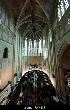 Domicanen Buchhandlung Maastricht innerhalb einer alten dominikanischen Kirche Stockfoto