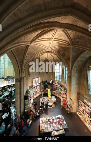 Domicanen Buchhandlung Maastricht innerhalb einer alten dominikanischen Kirche Stockfoto