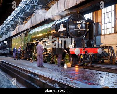 Der Lokschuppen in Didcot Heritage Railway Center mit Pacific 60163 Peppercorn A1 Klasse Lok-Motor Stockfoto