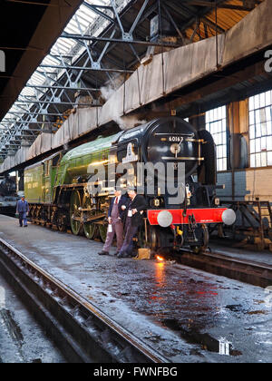 Der Lokschuppen in Didcot Heritage Railway Center mit Pacific 60163 Peppercorn A1 Klasse Lok-Motor Stockfoto