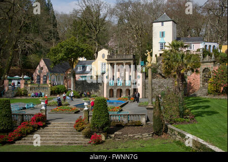 Fantasie Dorf Portmeirion, Wales, Großbritannien, entworfen und gebaut von Sir Clough Williams-Ellis im Stil eines italienischen village.a Stockfoto