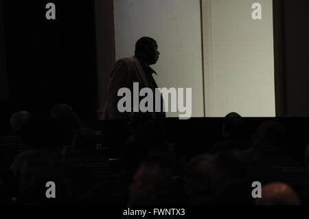 Philadelphia, PA, USA. 6. April 2016. Mit drei Wochen an der Pennsylvania Primärstromkreise HILLARY CLINTON spricht während der 6. April 2016 Pennsylvania AFL-Convention in Center City Philadelphia, PA. Bildnachweis: Bastiaan Slabbers/ZUMA Draht/Alamy Live-Nachrichten Stockfoto