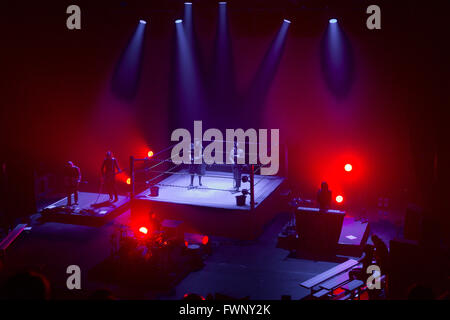 Milwaukee, Wisconsin, USA. 25. März 2016. Puscifer führen am Riverside Theater in Milwaukee, Wisconsin © Daniel DeSlover/ZUMA Draht/Alamy Live News Stockfoto