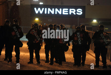 Quebec, Kanada. 6. April 2016.  mehr als 350 Menschen protestierten in Montreal Nord für anspruchsvolle "Gerechtigkeit" und prangert die Umstände des Todes von Jean-Pierre Bonny, während einer Polizei-Aktion am 31. März von einer Kunststoff Kugel getroffen.    Bildnachweis: Imagespic/Alamy Live-Nachrichten Stockfoto