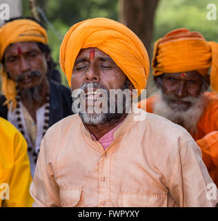 Ein Sadhu, singen, Pushkar, Rajasthan, Indien Stockfoto