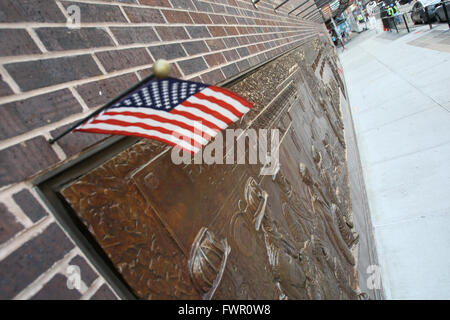 Memorial Wall in New York City für Feuerwehrleute getötet am 9/11 in Ground Zero. Stockfoto