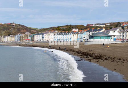 Aberystwyth North Beach und Neubau Musikpavillon.  Wales UK. Stockfoto