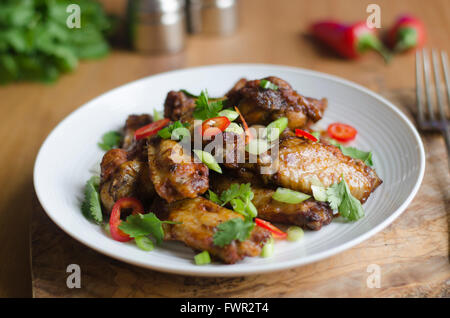 Grill-Hähnchenflügel Stockfoto