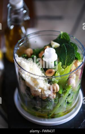 Selbstgemachtem pesto Stockfoto