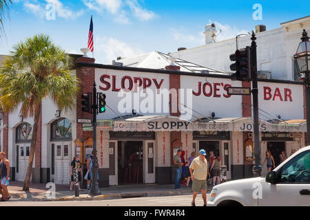 Key West, FL - 11. Juli 2011: Der historische American Bar in Key West, befindet sich auf der Duval Street. Stockfoto