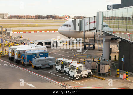 Terminal 2, Flughafen Heathrow, London, England, Vereinigtes Königreich. Stockfoto