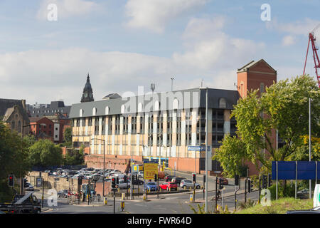 Krone Straße Parkhaus NCP Bodengleiche Auto Par in der Nähe der Kreuzung der Manor und Bow Street in Bolton. Stockfoto