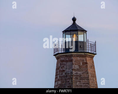 Point Judith Lighthouse, Narragansett, Rhode Island, USA ein Brownstone Haus gebaut im Jahre 1857 Coast Guard Station Point Judith Stockfoto