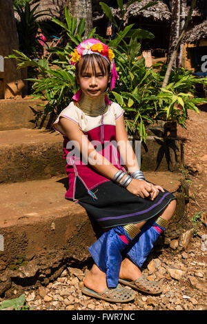 Mädchen aus der Padaung Bergvolk mit Hals Ringe, Frau mit langem Hals, lange Hals Karen, Provinz Chiang Rai, Nordthailand Stockfoto