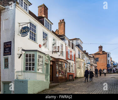 Eine gepflasterte Straße, Kai Hügel Lymington, Hampshire, England, Großbritannien Stockfoto