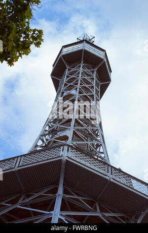 Petrin Aussichtsturm (Petrinska Rozhledna) eine 60 Meter hohe Stahlgerüst Turm in Prag, Tschechische Republik Stockfoto