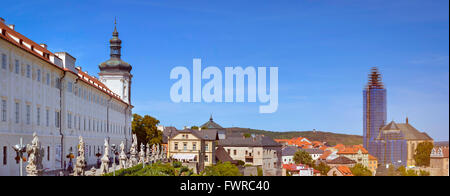 KUTNA HORA, Tschechien - 26. August 2015: Panorama des Jesuitenkollegs in Kutna Hora, Tschechien Stockfoto