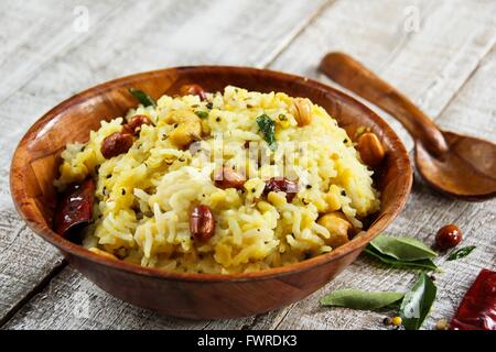 Pongal/Ponkal Linsensuppe Reis Tamil Nahrung aus Südindien Stockfoto