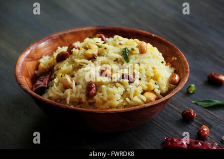 Pongal/Ponkal Linsensuppe Reis Tamil Nahrung aus Südindien Stockfoto