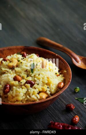 Pongal/Ponkal Linsensuppe Reis Tamil Nahrung aus Südindien Stockfoto