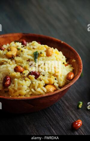 Pongal/Ponkal Linsensuppe Reis Tamil Nahrung aus Südindien Stockfoto