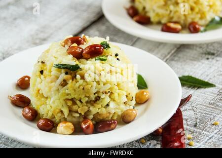 Pongal/Ponkal Linsensuppe Reis Tamil Nahrung aus Südindien Stockfoto