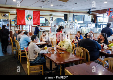 Miami Florida, El Chalan, Restaurant Restaurants Essen Essen Essen Café Cafés, peruanisch, Essen, innen, Tische, Kunden, hispanisch FL160324064 Stockfoto