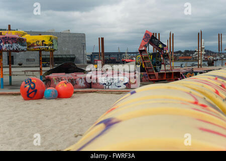 Geoparken Spielplatz in Stavanger, Norwegen. Bestandteil der Norwegischen Ölmuseum mit Recycling-material Stockfoto