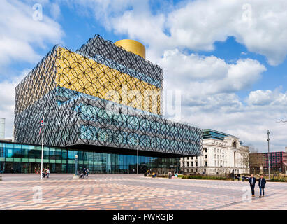 Die moderne Library of Birmingham, entworfen von Francine Houben, Centenary Square, Birmingham, West Midlands, England, UK Stockfoto