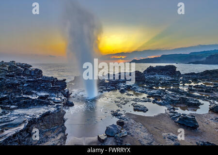 North Shore Maui Coast und Schlag Loch Stockfoto