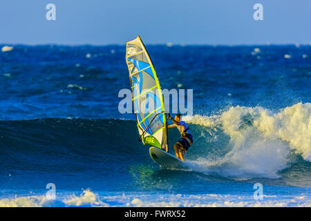 Windsurf am Ho'okipa Beach, Maui Stockfoto